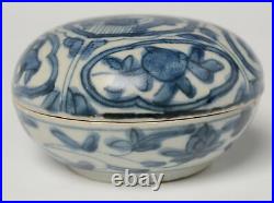 16th Century, Ming, Antique Chinese Porcelain Blue and White Covered Box