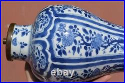 17th Century Kangxi Period Chinese Blue & White Porcelain Vase Flower