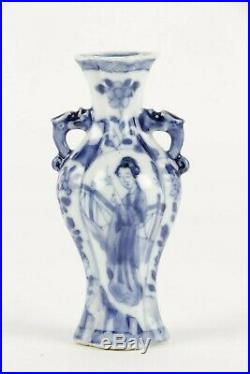 18th century Chinese vase, Long Eliza, blue and white, antique Chinese vase