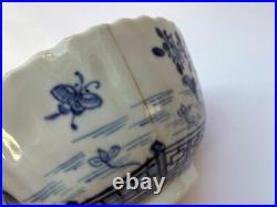 A pair of Qianlong Chinese blue and white ribbed export porcelain bowl, mid 18th