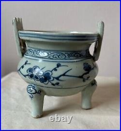Antique Chinese Porcelain Blue and White Censer. Ming Period