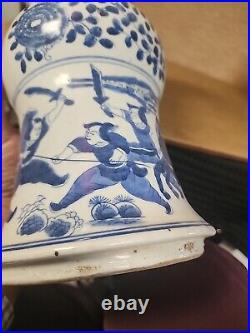 Antique Chinese blue and white porcelain vase Gu form 14.75 warriors