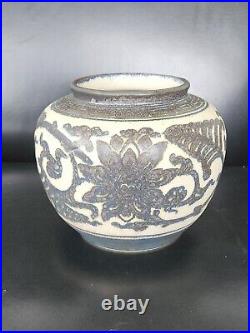 Antique Ming Dynasty Blue And White Porcelain Vase Pot