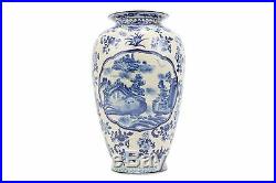 Blue and White Blue Willow Chinese Porcelain Round Vase 14