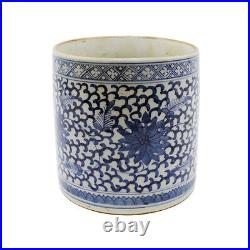 Blue and White Porcelain Vintage Style Floral Pot 9