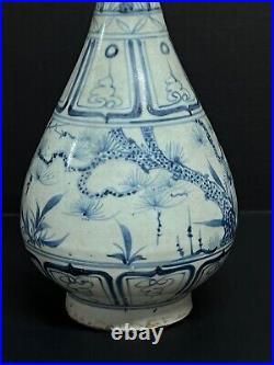 Chinese Art Porcelain Blue And White Vase #p26