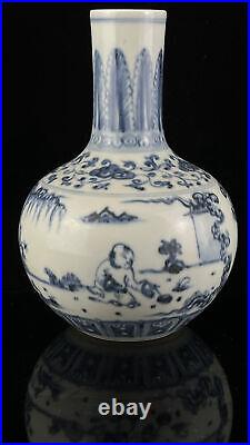 Chinese Blue&White Porcelain HandPainted Exquisite Figure Vase 18972