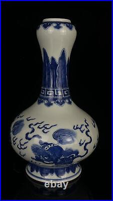 Chinese Blue&White Porcelain HandPainted Exquisite Lion Vase 17034