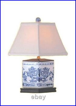 Chinese Blue and White Porcelain Diamond Vase Chinoiserie Floral Table Lamp 16