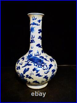 Chinese Blue&white Porcelain Handmade Exquisite Dragon Pattern Vase 16189