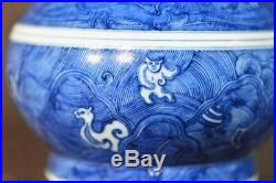 Chinese antique Kangxi Blue White Porcelain Vase