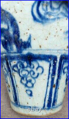 Chinese blue and white crackle glaze dragon porcelain meiping vase