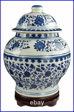 Classic Blue and White Porcelain Covered Jar Vase, China Ming Style, Jingdezh