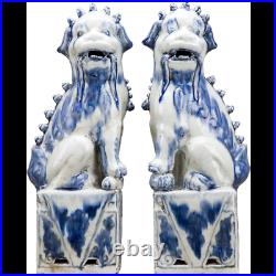 Classic Chinese Blue And White Porcelain Oriental Tall Foo Dogs Pair 16