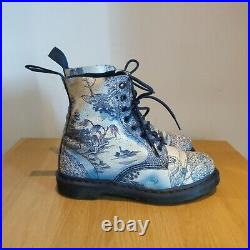 Dr Martens Pascal Willow China Plate Porcelain Blue White Cristal Suede UK 6