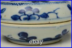 Early 18th Century, Kangxi, Antique Chinese Porcelain Blue and White Covered Box