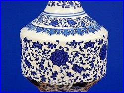 Exquisite Pair Of 30 Tall Chinese Blue & White Porcelain Vase Lamps