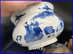 Kangxi blue and white porcelain censor (1622-1722)
