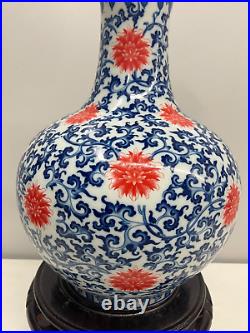 Large Beautiful Collectable Blue And White Chinese vase 24