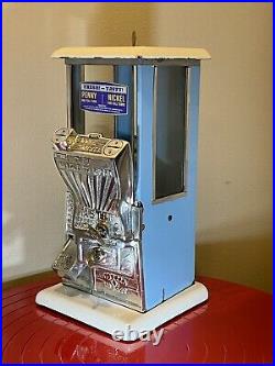 Master Gumball / peanut Machine Fantail 77 Blue/White Porcelain With Wall Mount