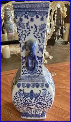 Modern Vintage Chinese Blue and White Porcelain Quadrilateral Vase