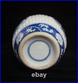 Old Chinese Blue and White Hand Painting Dragons Porcelain Vase Marks