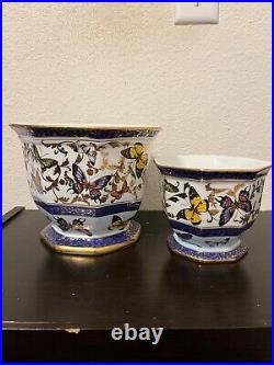Porcelain cache planter pots, set of 2. Blue & White with butterfly pattern
