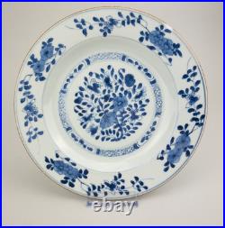 Qianlong Chinese Qing Dynasty Blue and White Porcelain Plate 18th Export 10