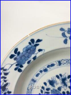 Qianlong Chinese Qing Dynasty Blue and White Porcelain Plate 18th Export 10