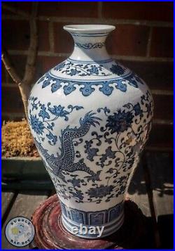 Qing Jingdezhen Chinese Porcelain Blue White Decorative Dragon Vase