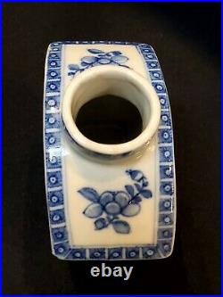Qing, QianLong period blue and white porcelain tea caddy (,)