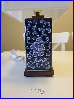 Ralph Lauren RLL Simple Floral Blue and White / Chinese Porcelain Lamp NEW