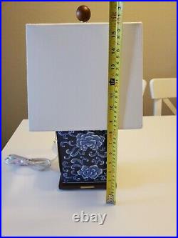 Ralph Lauren RLL Simple Floral Blue and White / Chinese Porcelain Lamp NEW