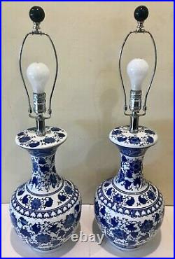 Vintage Pair Chinese Porcelain Vase Blue and White Table Lamp Floral Motif 30
